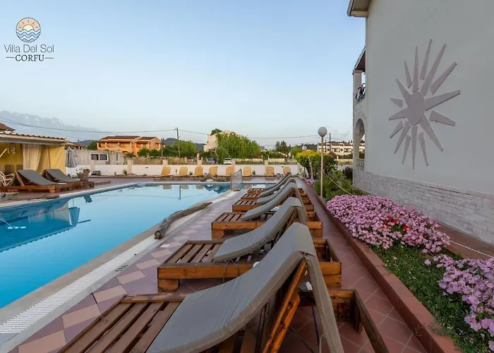 Ξενοδοχείο με διαμερίσματα Del Sol Corfu