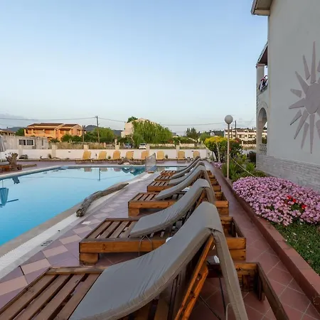 アパートホテル Del Sol Corfu