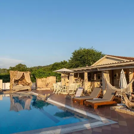 Ξενοδοχείο με διαμερίσματα Del Sol Corfu