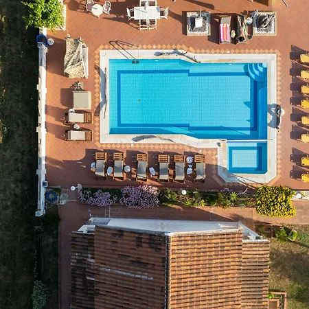 アパートホテル Del Sol Corfu