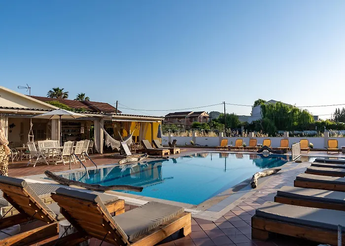 アパートホテル Del Sol Corfu